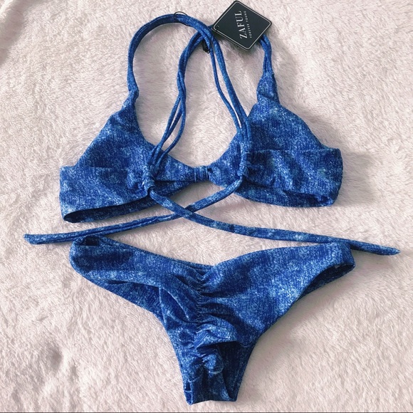 Brand new blue bikini - Picture 3 of 4